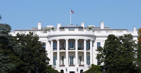 Photo of the the White House's south facade.